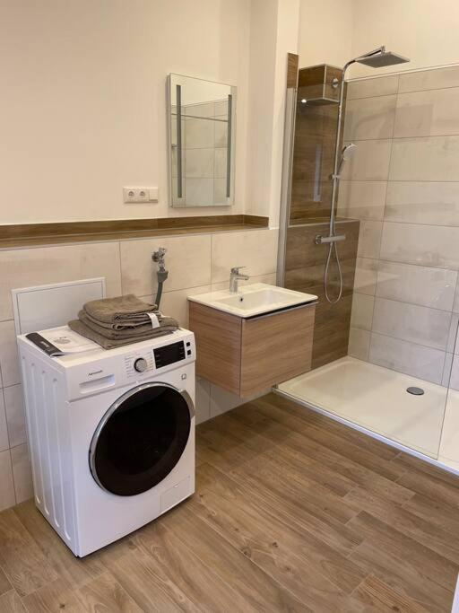 גראפנוור Apartment In Zentraler Lage Mit Privatparkplatz מראה חיצוני תמונה